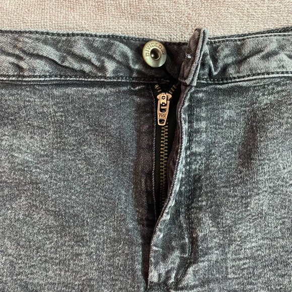 Women Denim Casual Short, Size - 5-6, Gray - Picture 4 of 5